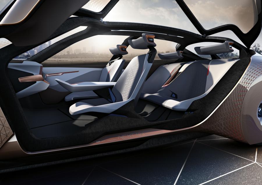 Интерьер BMW Vision Next 100 2016 года  (фото 14 из 157)